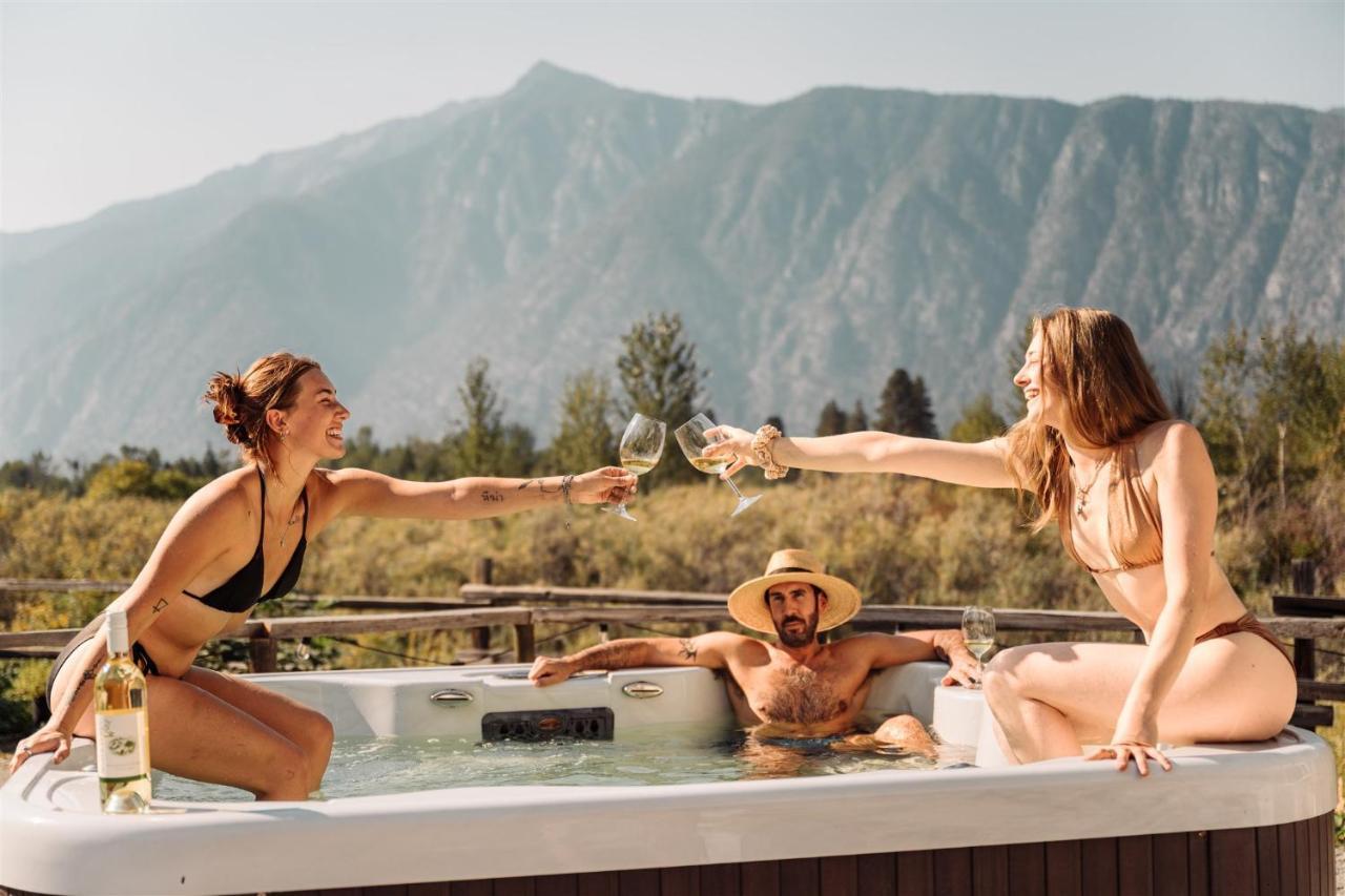 אוסויוס Similkameen Wild Resort & Winery Retreat מראה חיצוני תמונה