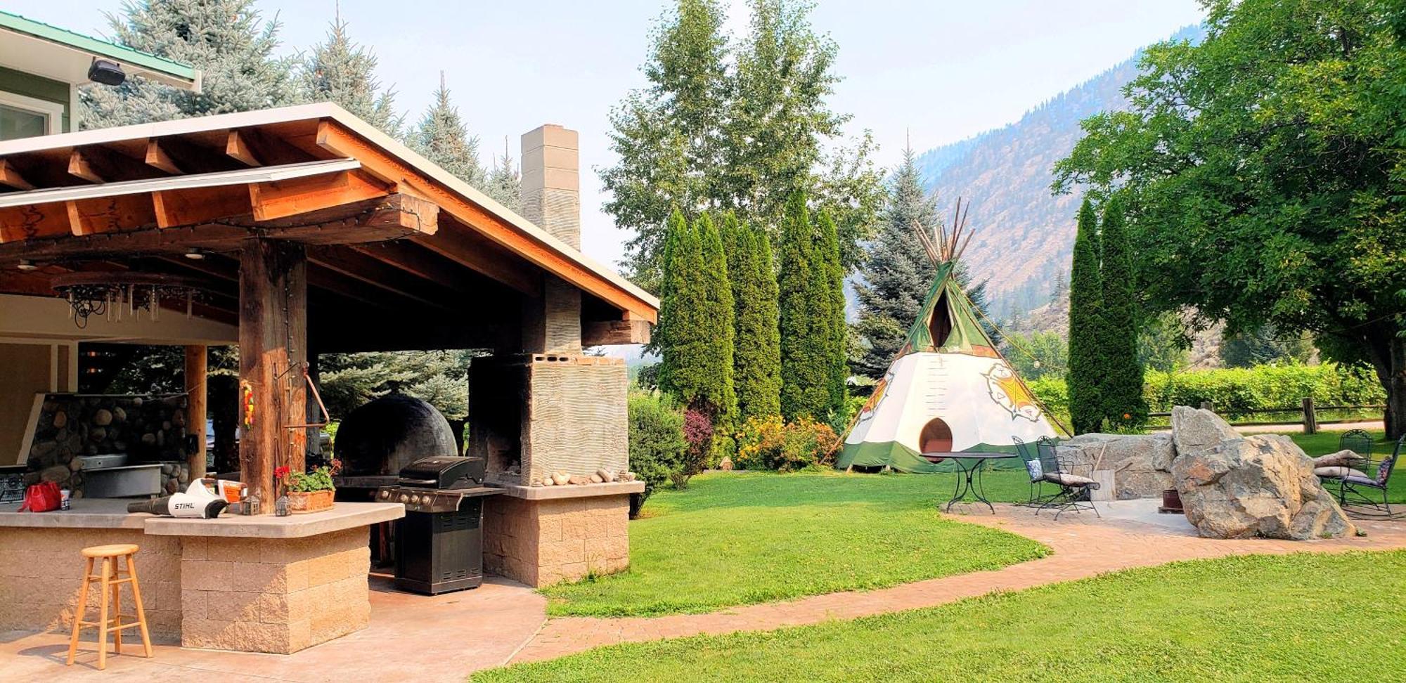 אוסויוס Similkameen Wild Resort & Winery Retreat מראה חיצוני תמונה